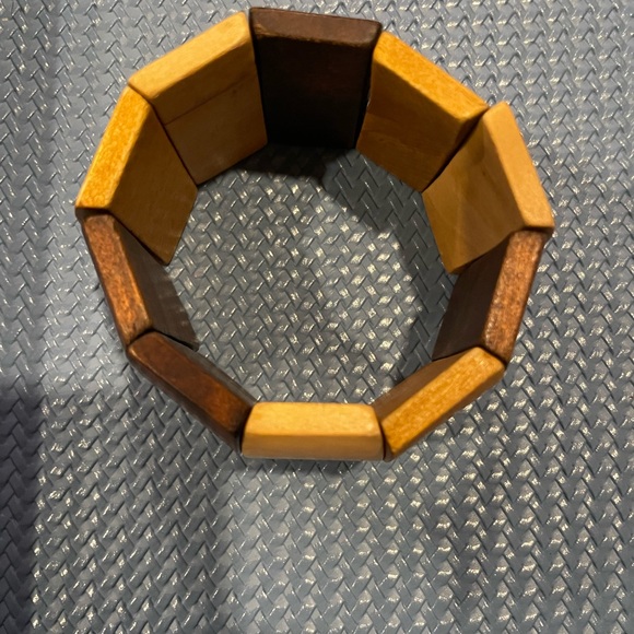 EUC Chunky Wood Stretch Bracelet - Picture 2 of 2